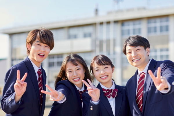 学習塾 合格者インタビューの様子